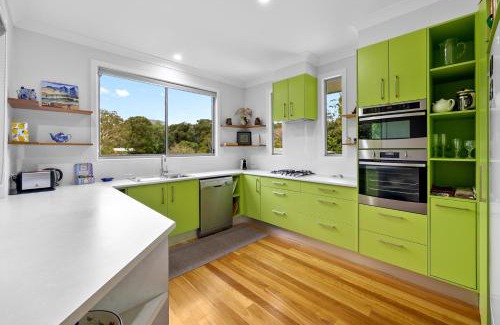 Ninderry House | Quiet Ninderry Cottage with Peaceful Rural Outlook