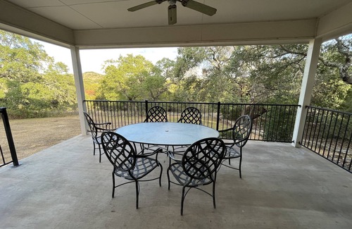 Boerne House | Quiet Oaks Hill Country RetreatnRelaxing hill country getaway in town!