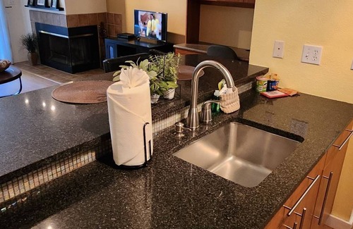Noble Park Condo | Quiet one bed in Boulder!