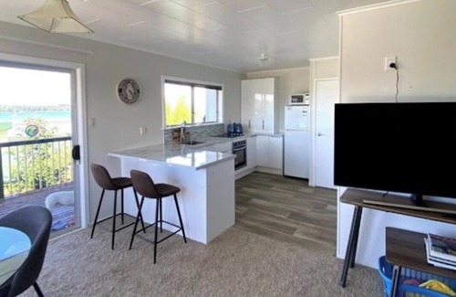 Katikati House | Quiet Paradise In Ongare Point