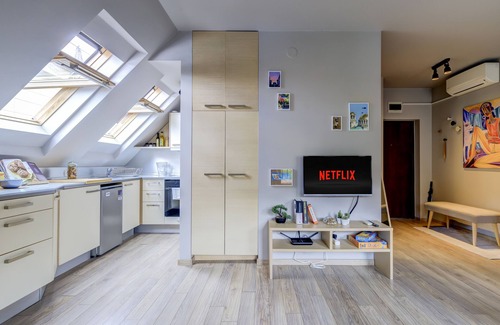 Sofia Apartment | Quiet Park Loft Next to Eagles Bridge