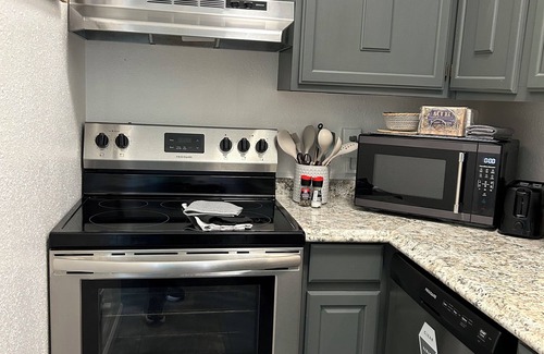 Joplin Condo | Quiet, Peaceful Condo in Excellent Location- Pet Friendly!