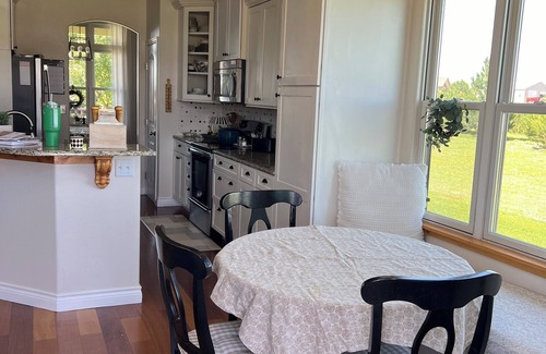 Cheyenne House | Quiet, peaceful country living close to town. Spacious, cozy & sparkling clean!