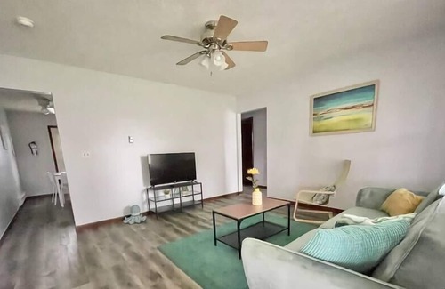 Franklin House | Quiet, Peaceful Home in Franklin, Sleeps 6!