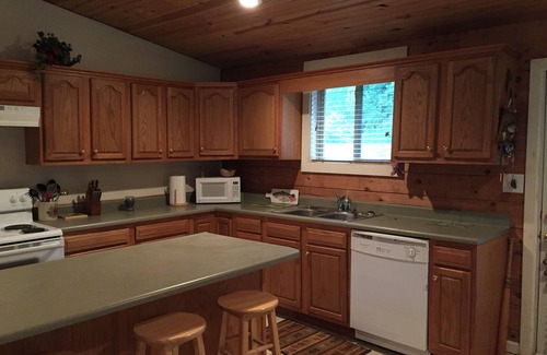 Pittsburg Cabin | Quiet, Peaceful Log Cabin in the Daniel Boone National Forest