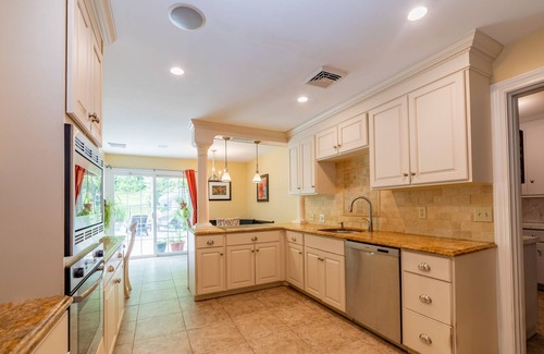 Middletown House | Quiet, private location close to Wesleyan University & downtown Middletown.