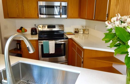 University City House | Quiet, Private & Sunny Townhome! Prime San Diego Location