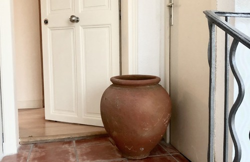Avignon City Centre Apartment | Quiet, provencal feeling, breathtaking views