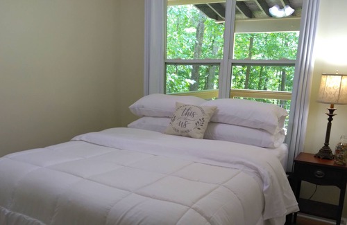Inman Cottage | Quiet Quaint Cottage