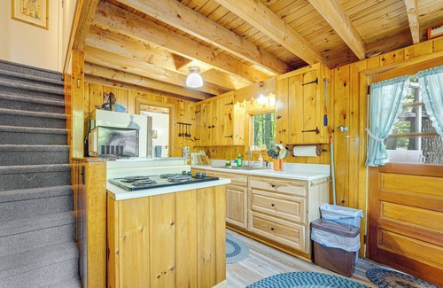 Raymond Cottage | Quiet & Remote Cottage on Panther Pond!