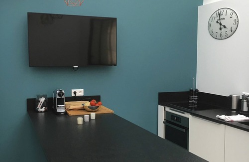 Porte-Saint-Martin Apartment | QUIET RENOVATED INDUSTRIAL LOFT IN "GRANDS BOULEVARDS" AREA; PARIS THEATRES AREA
