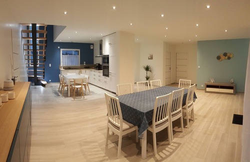Penestin House | Quiet residence close to shops and beaches