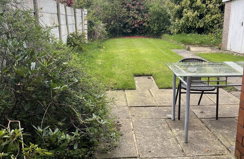 Higher Walton House | Quiet residence close to M6 - Great for Preston, Chorley & Samlesbury