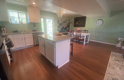Orem North Apartment | Quiet, residencial 1-bedroom apartment in Orem/vineyard area.shared bathroom.