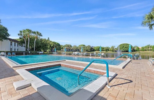 Palm Harbor Condo | Quiet Retreat | Age 55+ | 2 BD 2 BA Condo