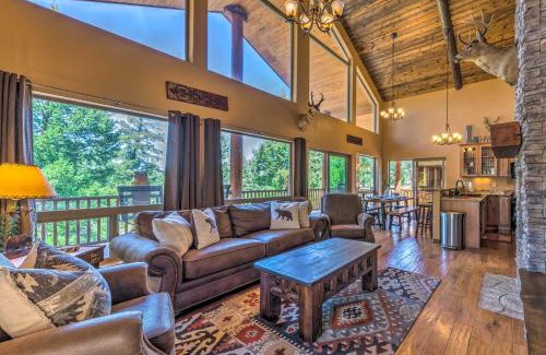 Ruidoso House | Quiet Ruidoso Cabin with Deck and Private Hot Tub