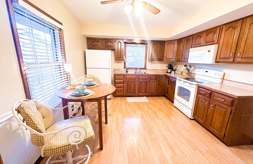 Evansville House | Quiet & Safe neighborhood. 3-Bedrooms, 2-bath, 2-car garage