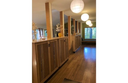 Marrowstone House | quiet sanctuary in woods, home w gourmet kitchen 1minute from ocean