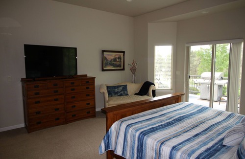 Klamath Falls House | Quiet single level home at Running Y Ranch