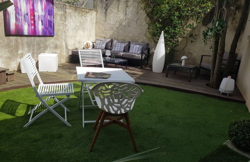 Tours House | Quiet single-storey house in the center of the châteaux.