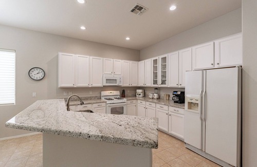 Sonoran Foothills House | Quiet Sonoran Foothills: Pet-Friendly, Basketball, Pickleball, Pool & Sleeps 8