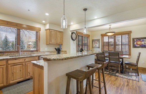Steamboat Springs Condo | Quiet - Spacious- On Ski Bus Line - Community Hot Tubs - WD