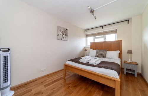 Edmonton Apartment | Quiet & Spacious 2BR Flat wGarden near Edmonton