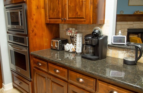 Belton House | QUIET & SPACIOUS - Amiable Modern Home - Belton Oaks