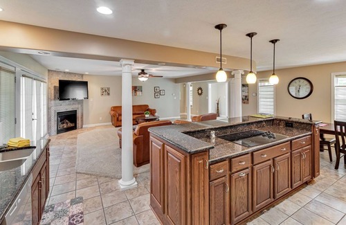 Hemlock House | Quiet, Spacious & Convenient Ranch Home just Southeast of Downtown NO PETS