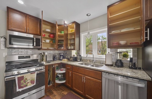 Belmont Cragin Hotel | Quiet Stay - Perfect for Family