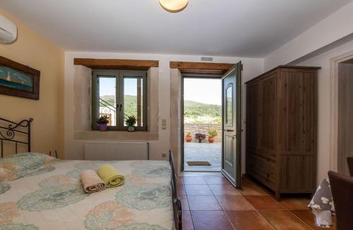 Kanevos House | Quiet stone house near Plakias