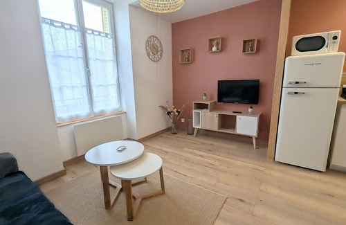 Chateauroux Apartment | Quiet studio in central Châteauroux with parking