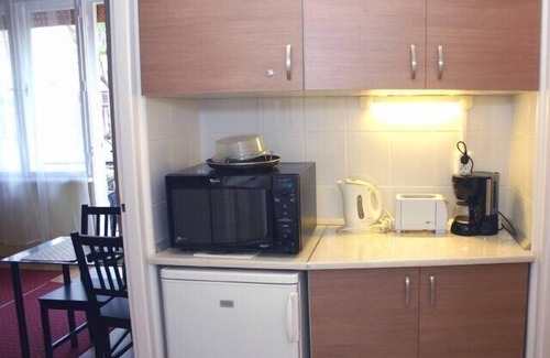 Erzsebetvaros Apartment | Quiet Studio in downtown with a balcony and garden views