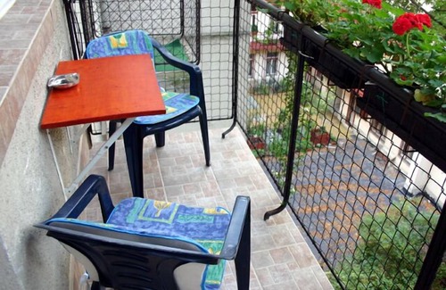 Erzsebetvaros Apartment | Quiet Studio in downtown with a balcony and garden views