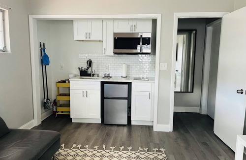 New Port Richey Apartment | Quiet studio in New Port Richey Downtown. Apartment B