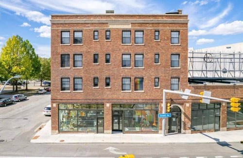 Downtown Des Moines Apartment | Quiet Studio on Grand Near Hospitals!