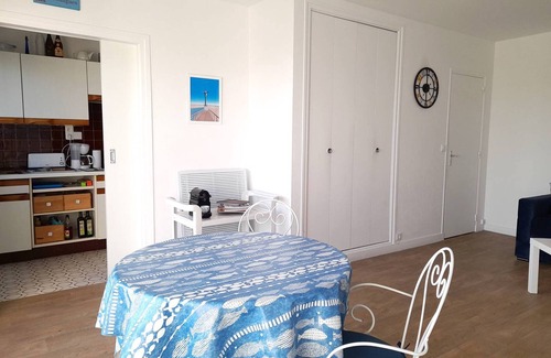 Le Pouliguen Apartment | Quiet studio with sunny balcony, near the beach