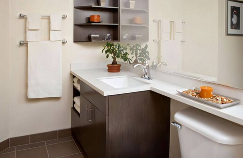 Earth City House | Quiet Stunning Space with Homelike Amenities
