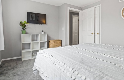 Fairport House | Quiet, stylish, & family-friendly 3 BR in Fairport