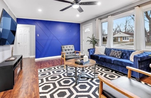 University Park House | Quiet stylish home.