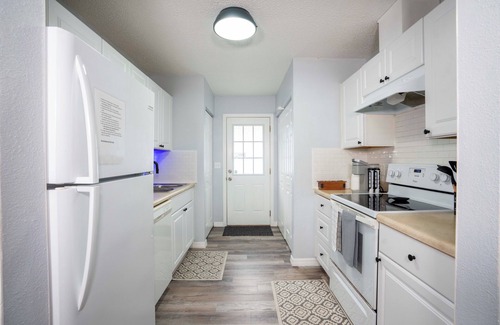 Tarpon Springs House | Quiet Tarpons Springs Unit Close to Everything the City has to Offer!