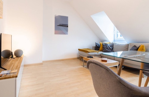 Mitte Apartment | Quiet top floor apartment in the heart of Wiesbaden close to the theater, museum, RMCC, main station