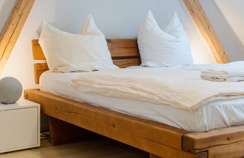 Mitte Apartment | Quiet top floor apartment in the heart of Wiesbaden close to the theater, museum, RMCC, main station