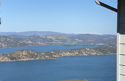 Kelseyville House | Quiet Top of the Hill Lake View Home