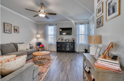 Edgemore House | Quiet Townhome - Located near major hospitals and Tradepoint Atlantic