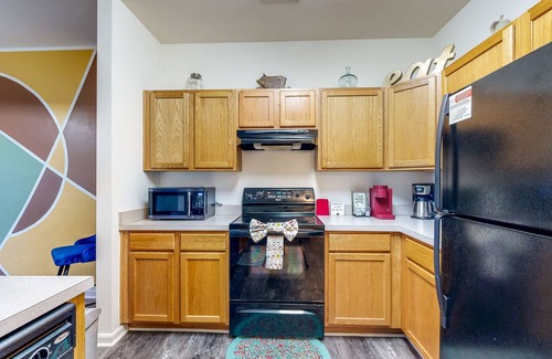 Fruitland House | Quiet Townhome with Full Kitchen, Private Washer/Dryer, WiFi & Central AC
