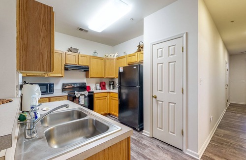 Fruitland House | Quiet Townhome with Full Kitchen, Private Washer/Dryer, WiFi & Central AC