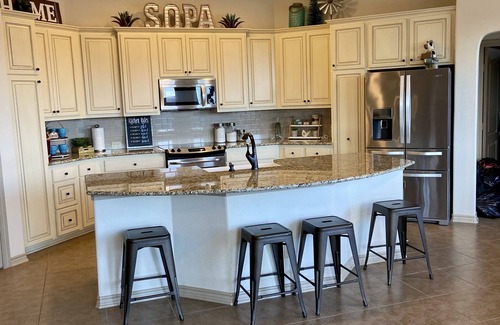 Boerne House | Quiet tree lined street, 1 minute from downtown Boerne