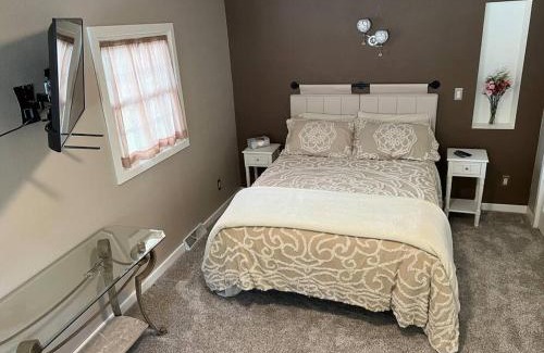 Iron Mountain Villa | Quiet, Upscale 3 bedroom close to town