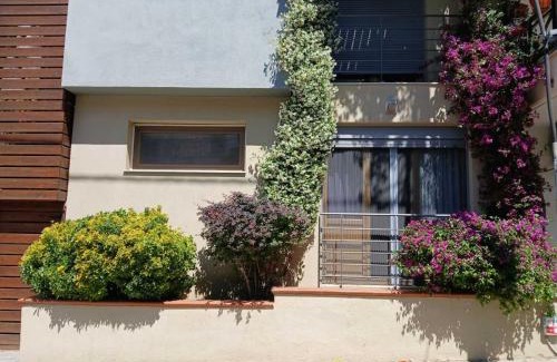 Agios Pavlos Apartment | Quiet Urban Studio with Private Backyard